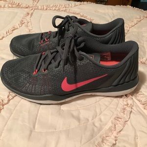 EUC Nike Trainers Size 7.5